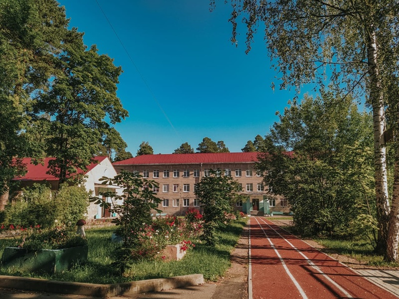 Фотография школы.